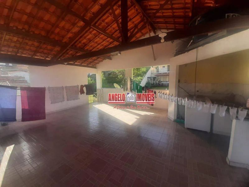Casa com 5 quartos — Planalto, Belo Horizonte