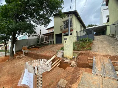 Casa com 3 Quartos à venda, 220m² no Jardim Riacho das Pedras, Contagem