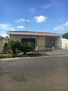 Casa com 3 Quartos para alugar, 230m² no Jardim Eulina, Campinas