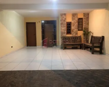 Sobrado com 3 Quartos à venda, 218m² no Vila Galvão, Jundiaí