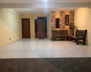 Sobrado com 3 Quartos à venda, 219m² no Vila Galvão, Jundiaí