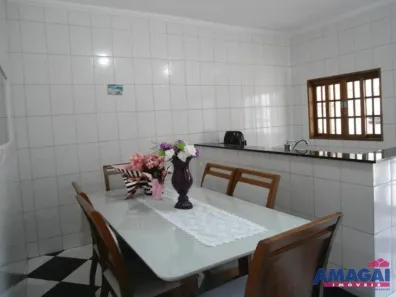 Sobrado com 3 Quartos à venda, 120m² no Parque Santo Antônio, Jacareí