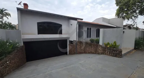 Sobrado com 6 Quartos à venda, 448m² no Champagnat, Londrina