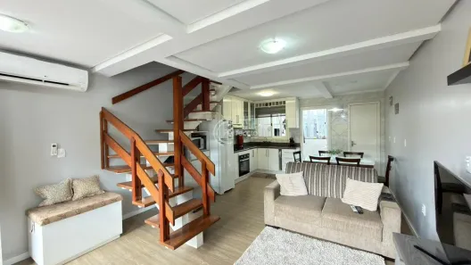 Sobrado com 2 Quartos à venda, 88m² no Santa Lúcia, Caxias do Sul