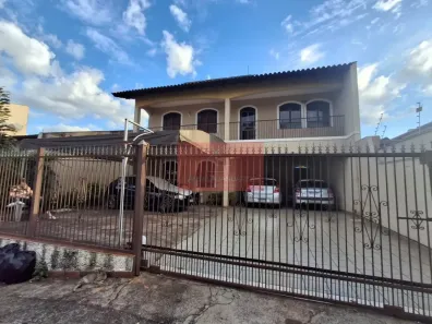 Casa com 3 Quartos à venda, 258m² no Bandeirantes, Londrina