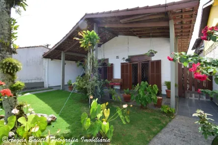 Casa com 3 Quartos à venda, 180m² no Balneário Stella Maris, Peruíbe