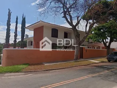 Sobrado com 4 Quartos para alugar, 300m² no Jardim São Carlos, Campinas