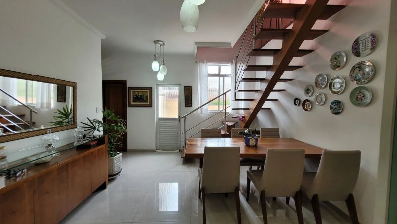 Casa com 5 quartos — Paquetá, Belo Horizonte