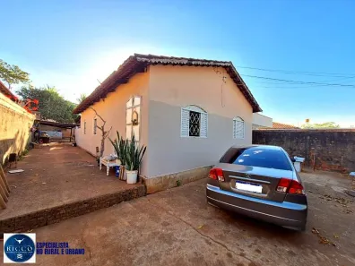 Casa com 3 Quartos à venda, 360m² no Jardim Balneário Meia Ponte, Goiânia