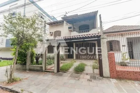 Casa com 4 Quartos para alugar, 400m² no Jardim São Pedro, Porto Alegre
