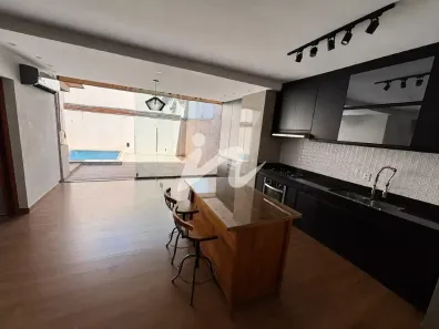 Casa de Condomínio com 2 Quartos para alugar, 140m² no Aclimação, Uberlândia