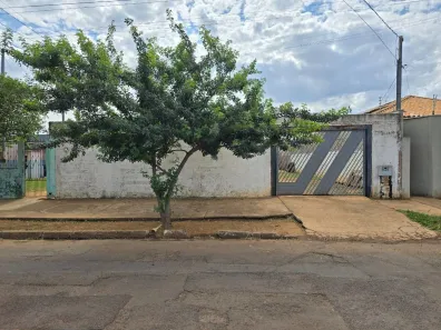 Casa com 2 Quartos à venda, 92m² no Jardim Imá, Campo Grande