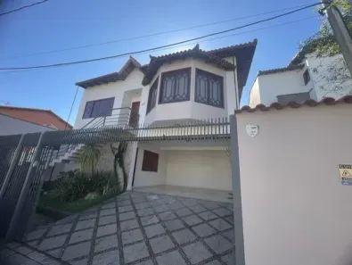 Casa com 4 Quartos à venda, 360m² no Jardim Amália, Volta Redonda