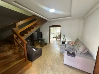 Sobrado com 4 Quartos à venda, 200m² no Jardim Floresta, Porto Alegre