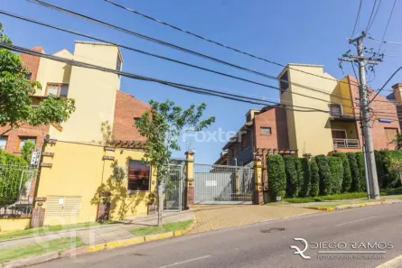 Casa de Condomínio com 3 Quartos à venda, 488m² no Três Figueiras, Porto Alegre