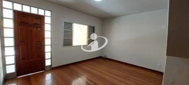 Sobrado com 5 Quartos à venda, 207m² no Santa Mônica, Uberlândia