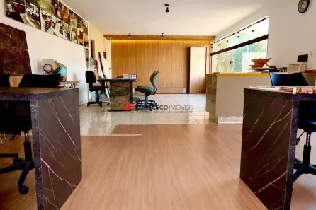 Sobrado com 3 Quartos à venda, 70000m² no Vila Metalúrgica, Santo André