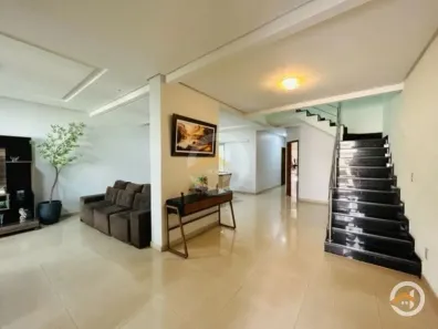 Casa com 3 Quartos à venda, 171m² no Jardim América, Goiânia