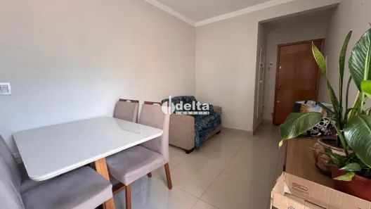 Apartamento com 2 Quartos para alugar, 91m² no Santa Mônica, Uberlândia