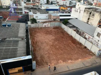 Lote/Terreno à venda, 586m² no Centro, Montes Claros