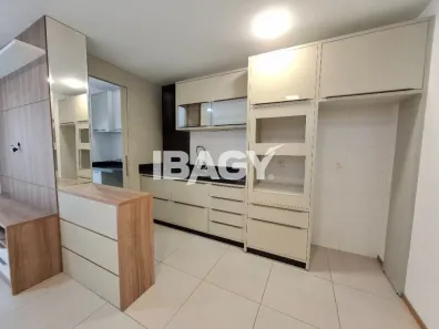 Apartamento com 2 Quartos para alugar, 65m² no Areias, São José
