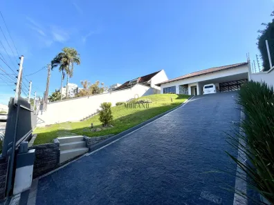 Casa com 4 Quartos à venda, 201m² no Santo Antônio, Joinville