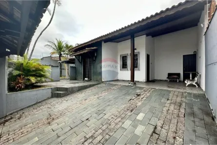 Casa com 3 Quartos para alugar, 190m² no Estância São José, Peruíbe