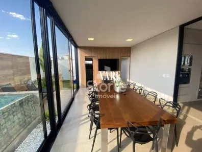 Casa de Condomínio com 4 Quartos à venda, 225m² no Shopping Park, Uberlândia
