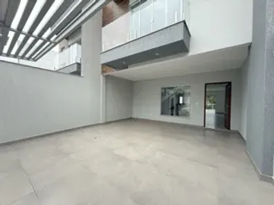 Casa com 3 Quartos à venda, 173m² no Jardim Amália, Volta Redonda