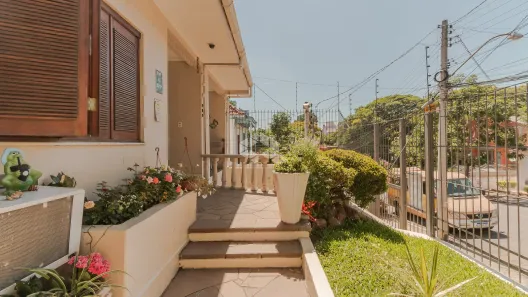 Casa com 5 Quartos à venda, 198m² no Vila Ipiranga, Porto Alegre