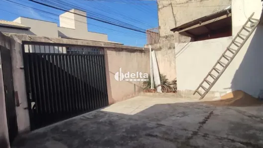 Casa com 3 Quartos à venda, 118m² no Jardim Canaã, Uberlândia