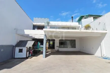 Casa com 4 Quartos à venda, 400m² no Guarujá, Porto Alegre