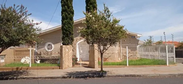 Casa com 4 Quartos à venda, 232m² no Vila Harmonia, Araraquara