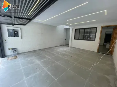 Casa com 3 Quartos para alugar, 131m² no Guilhermina, Praia Grande