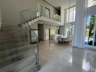 Sobrado com 3 Quartos à venda, 300m² no Jardim Sul, Uberlândia