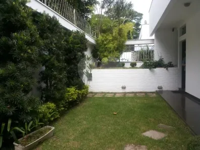 Casa com 3 Quartos à venda, 240m² no Moema, São Paulo