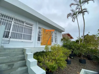 Casa com 3 Quartos à venda, 140m² no Barreiros, São José