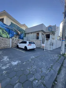 Imóvel Comercial com 4 Quartos à venda, 220m² no Coqueiros, Florianópolis