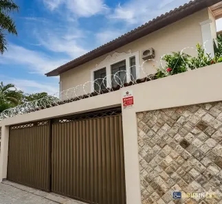 Casa com 4 Quartos à venda, 280m² no Centro, Campos dos Goytacazes
