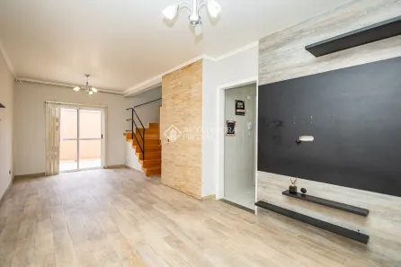 Sobrado com 3 Quartos à venda, 115m² no Novo Mundo, Curitiba