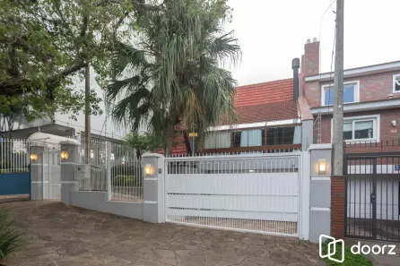 Casa com 4 Quartos à venda, 282m² no Chácara das Pedras, Porto Alegre