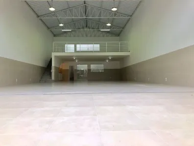 Galpão/Depósito/Armazém à venda, 332m² no Parque Sevilha, São Paulo