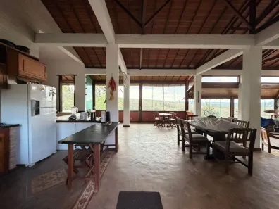 Casa de Condomínio com 6 Quartos para alugar, 150m² no Estância Alpina, Nova Lima