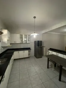 Casa com 5 Quartos para alugar, 100m² no Dois de Julho, Camaçari
