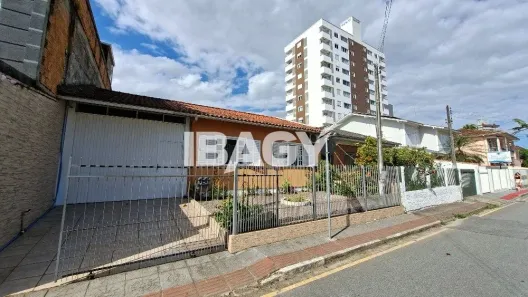 Casa com 2 Quartos para alugar, 109m² no Centro, Palhoça