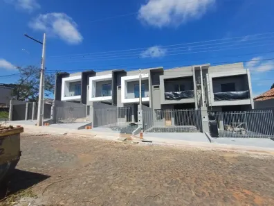 Sobrado com 3 Quartos à venda, 104m² no Uvaranas, Ponta Grossa