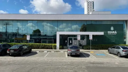 Prédio Comercial para alugar, 1251m² no Parquelândia, Fortaleza