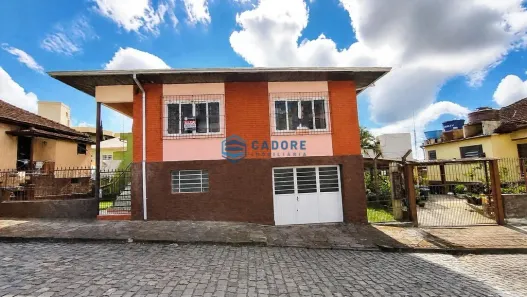 Casa com 3 Quartos para alugar, 100m² no Rio Branco, Caxias do Sul