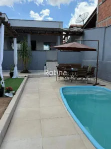 Casa com 3 Quartos à venda, 200m² no Pampulha, Uberlândia