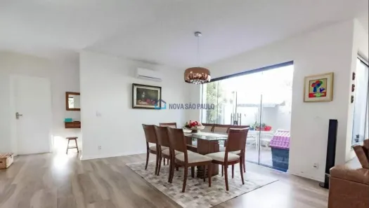 Casa com 3 Quartos à venda, 220m² no Campo Belo, São Paulo